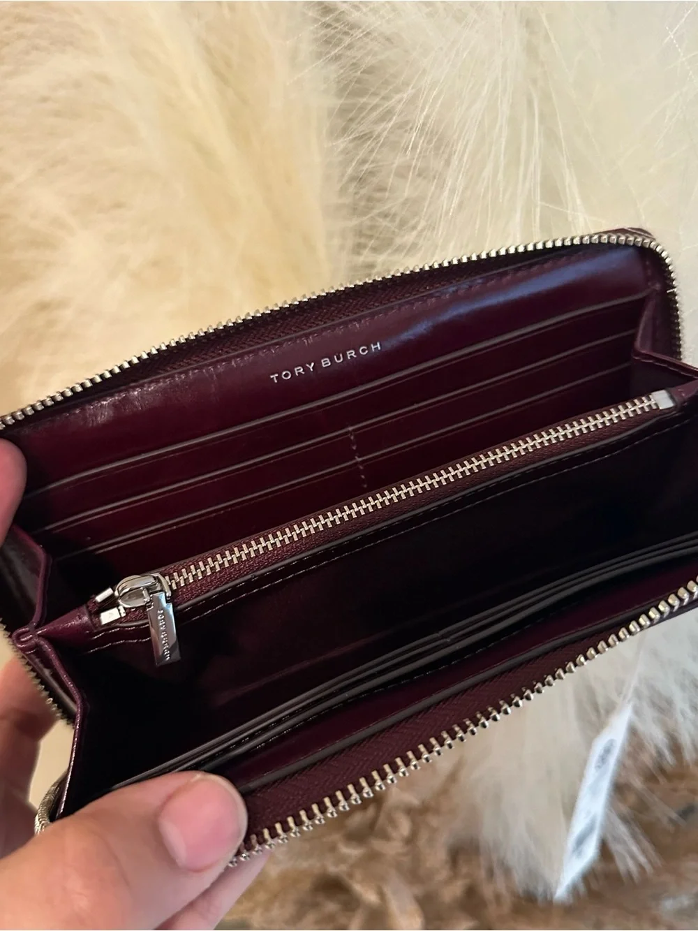 Tory Burch KIRA DIAMOND QUILT DISTRESSED ZIP CONTINENTAL WALLET